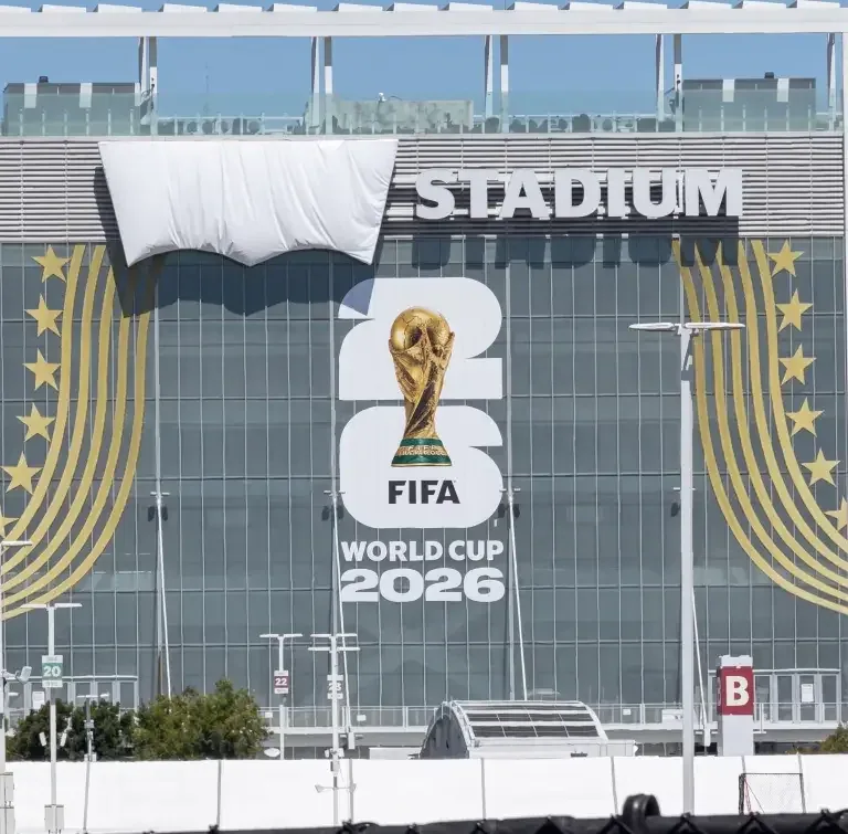 Levi's bị FIFA buộc che logo ở World Cup 2026 - càng che càng nổi