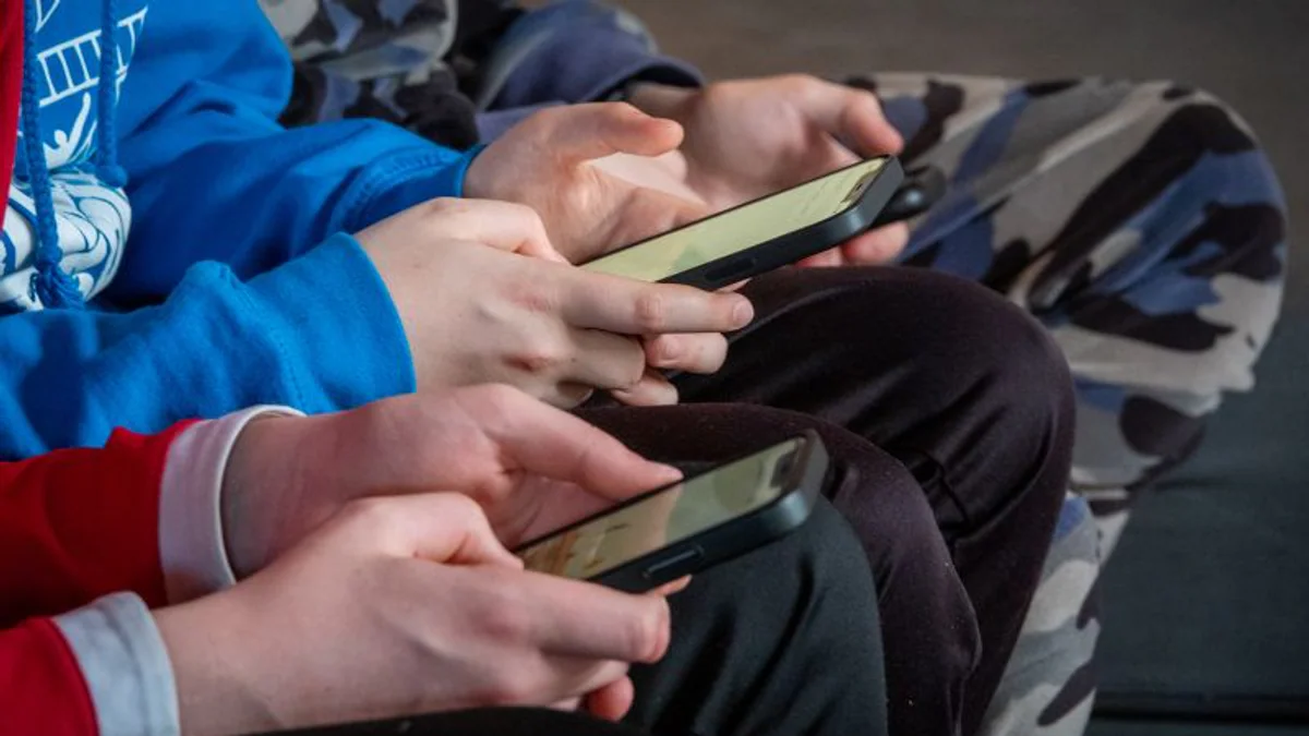 EU Age Verification app vừa launch đã bị hack: PIN, lockout, biometric đều bypass được trong vài phút